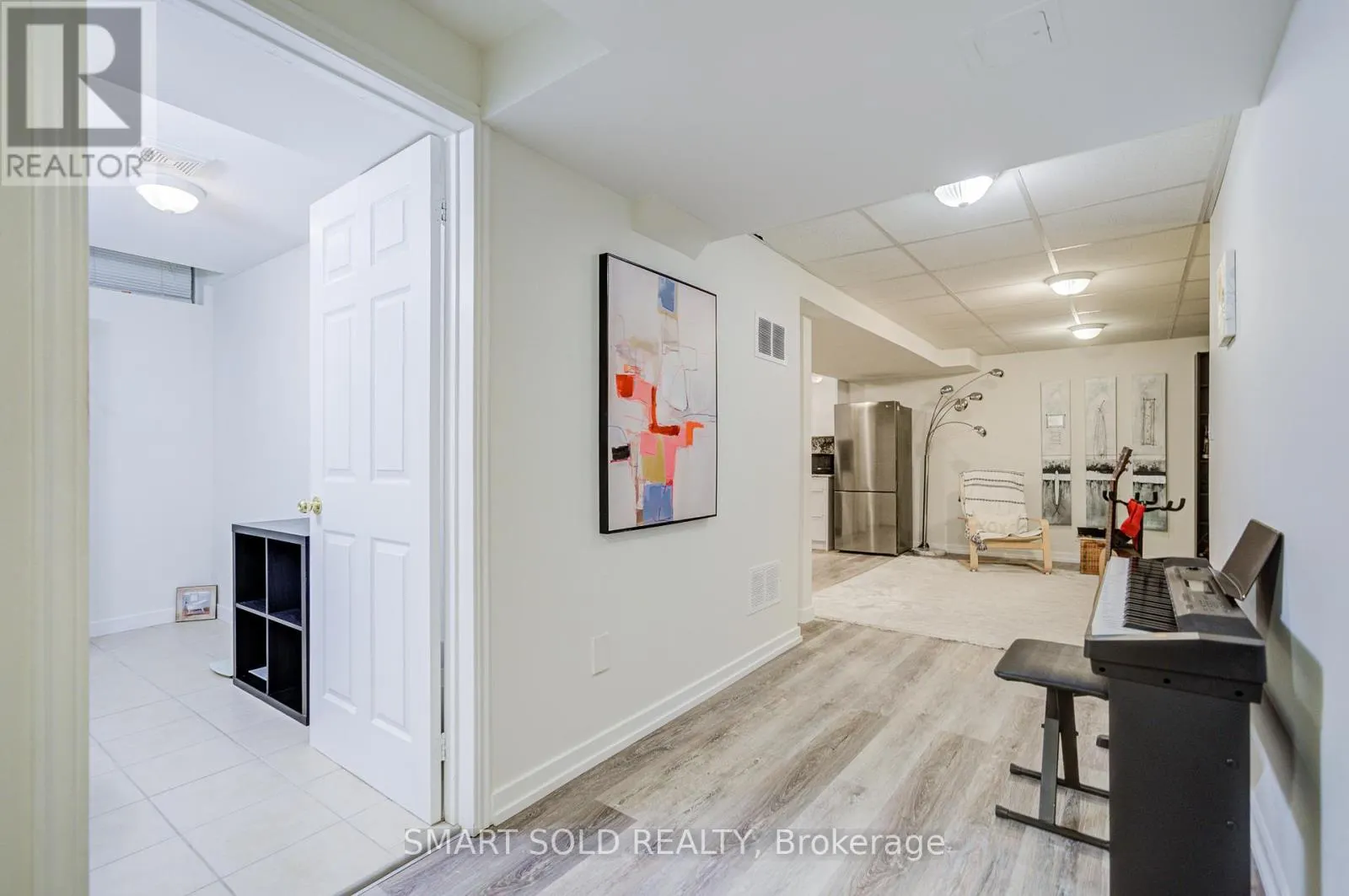 35 BENTOAK CRESCENT
