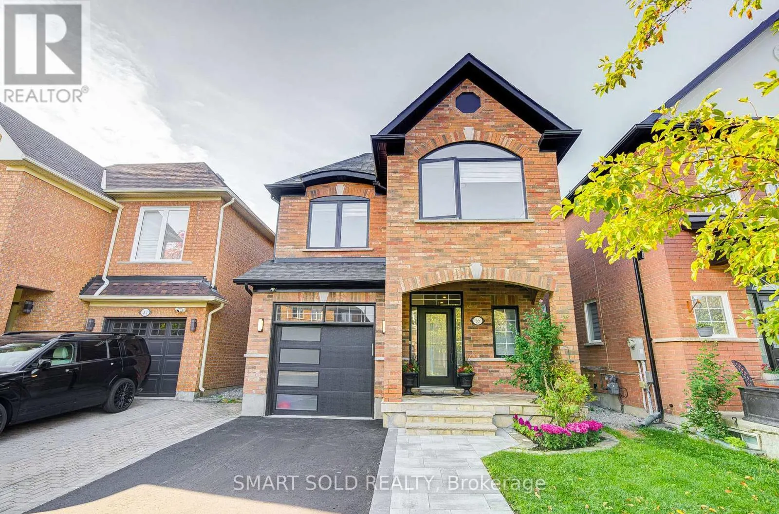 35 BENTOAK CRESCENT