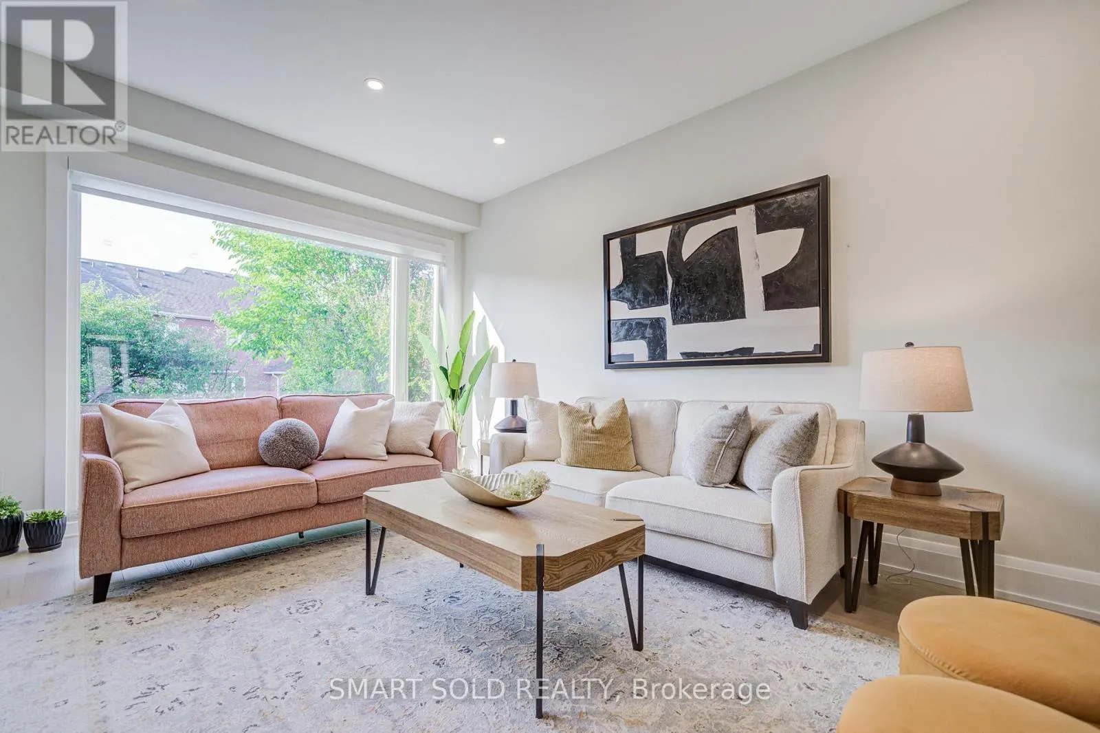 35 BENTOAK CRESCENT