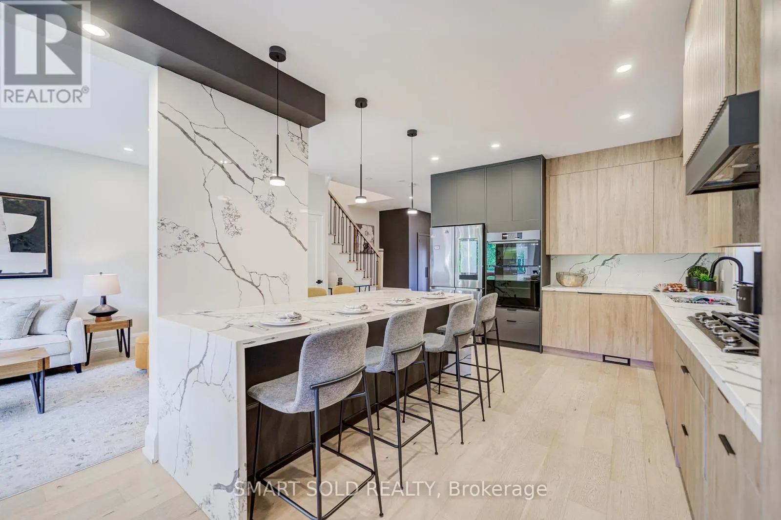 35 BENTOAK CRESCENT