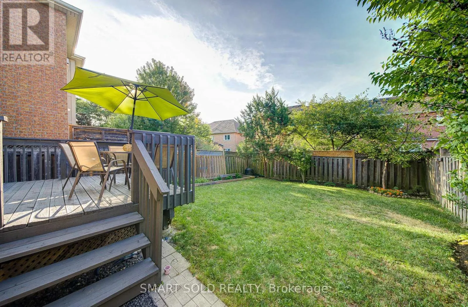 35 BENTOAK CRESCENT