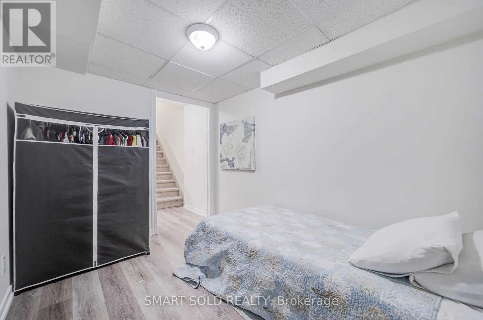 35 BENTOAK CRESCENT