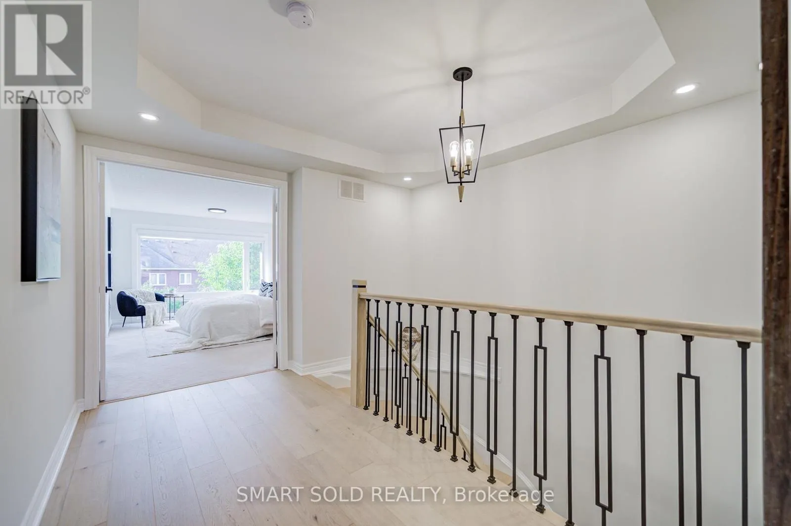 35 BENTOAK CRESCENT