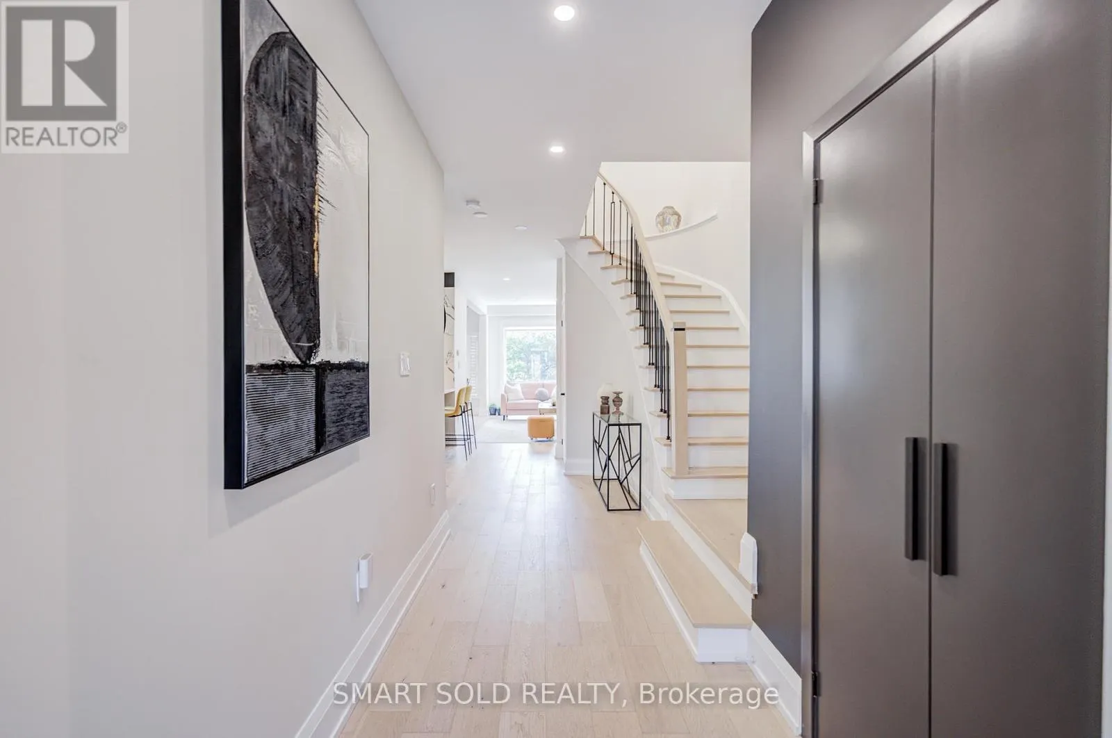 35 BENTOAK CRESCENT