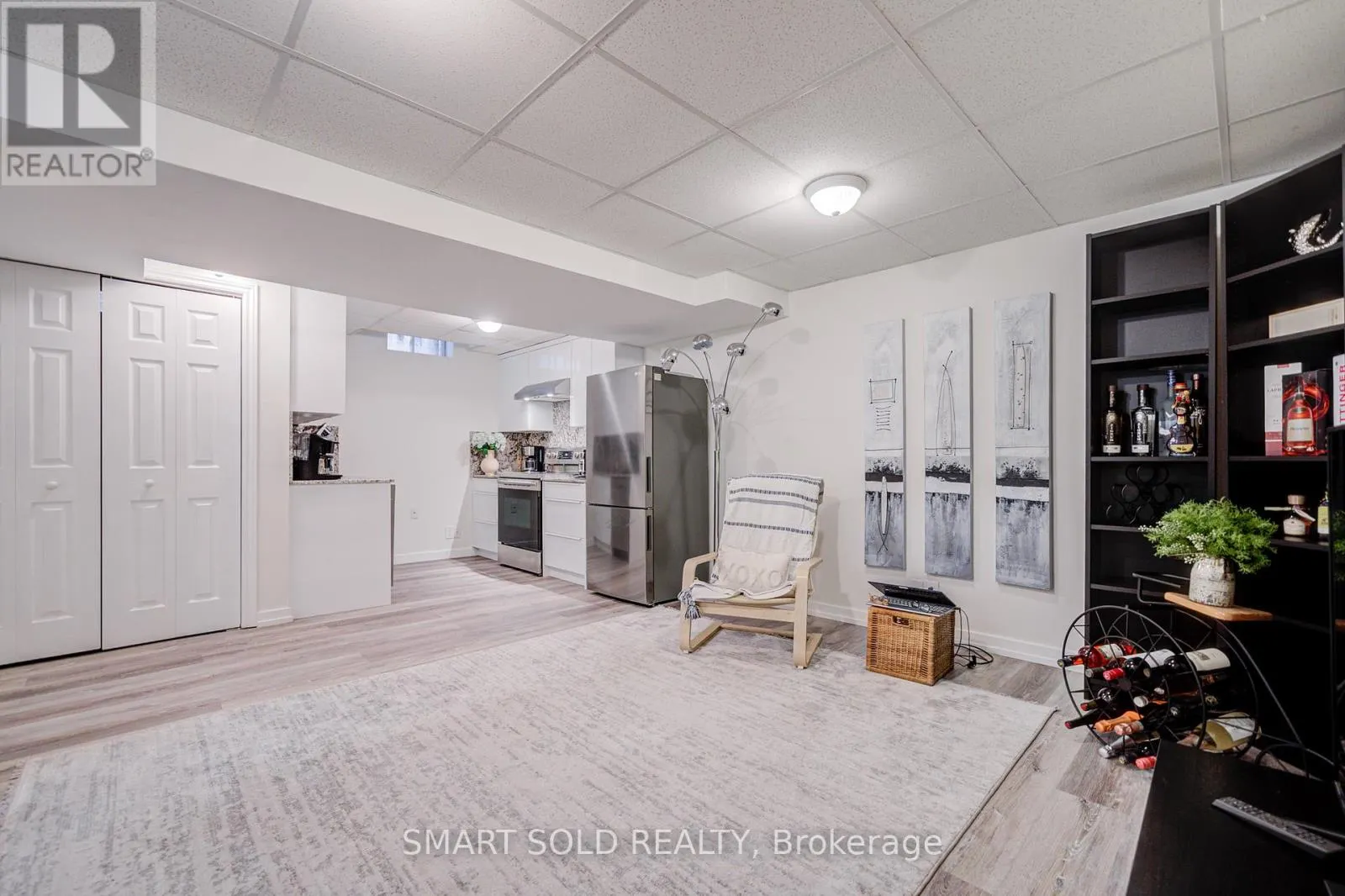 35 BENTOAK CRESCENT
