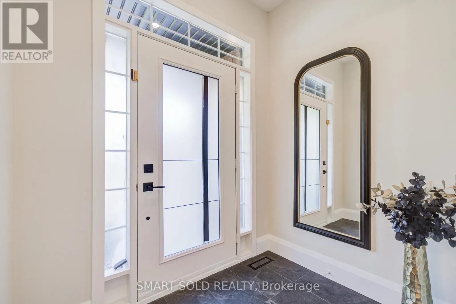 35 BENTOAK CRESCENT