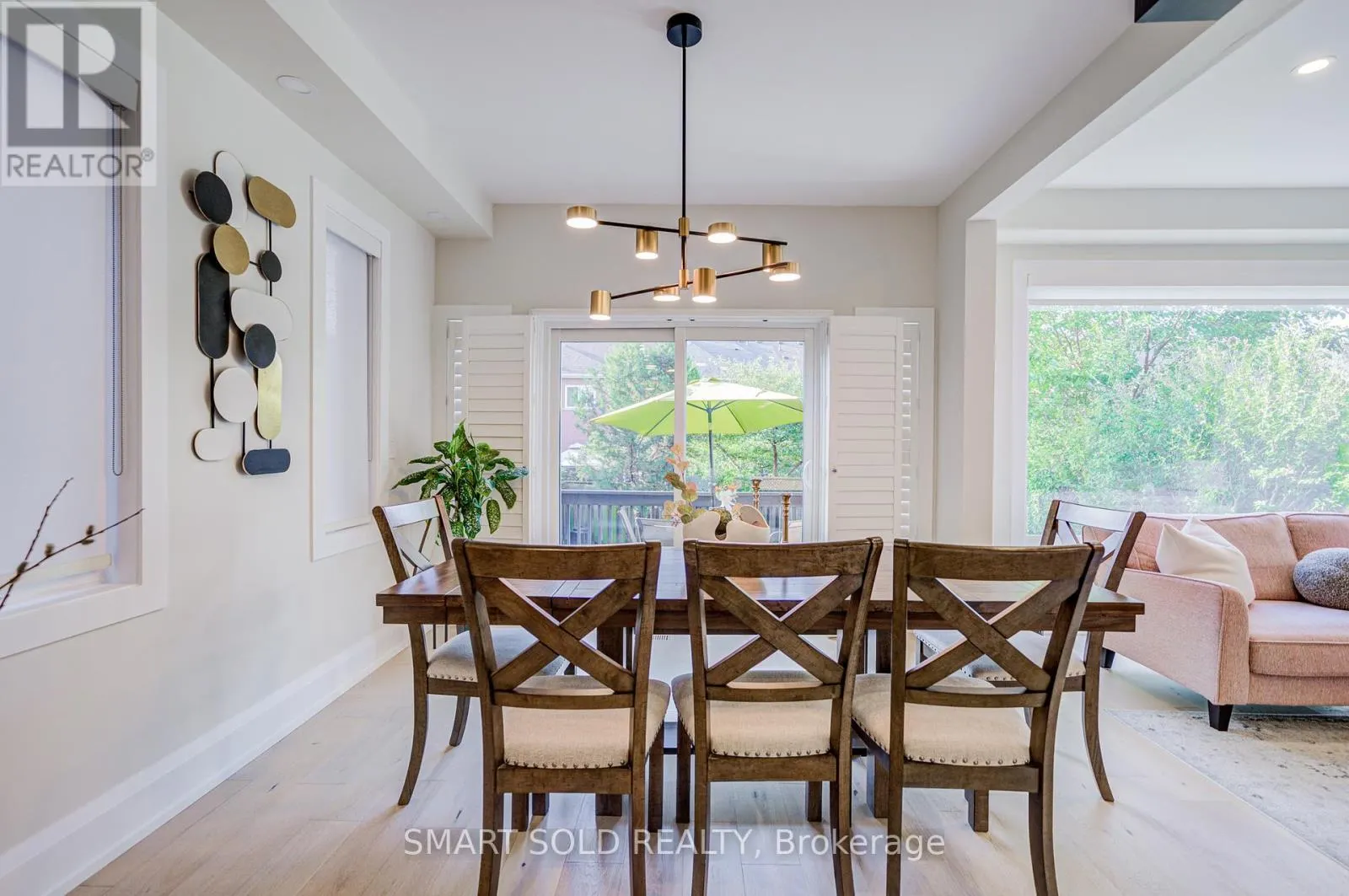 35 BENTOAK CRESCENT