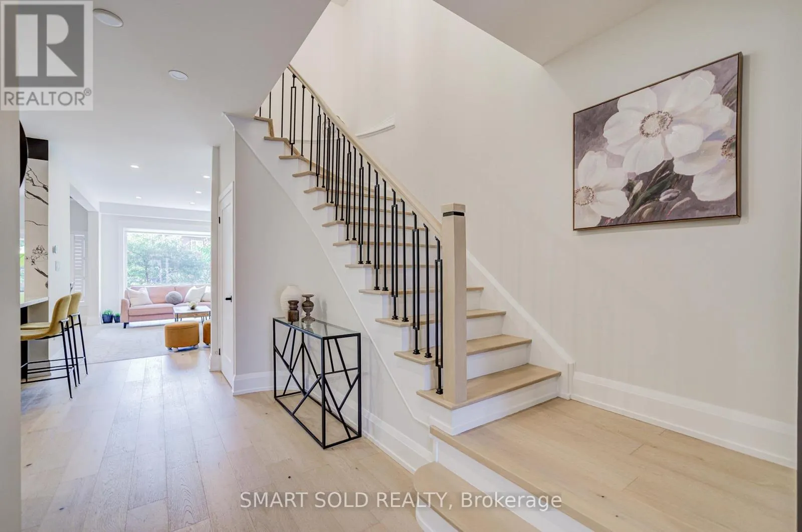 35 BENTOAK CRESCENT