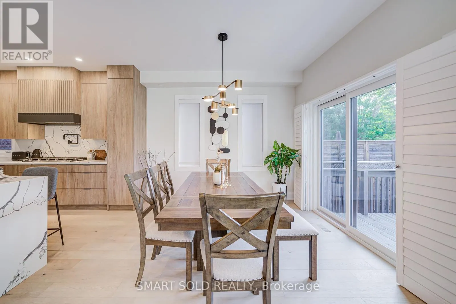 35 BENTOAK CRESCENT