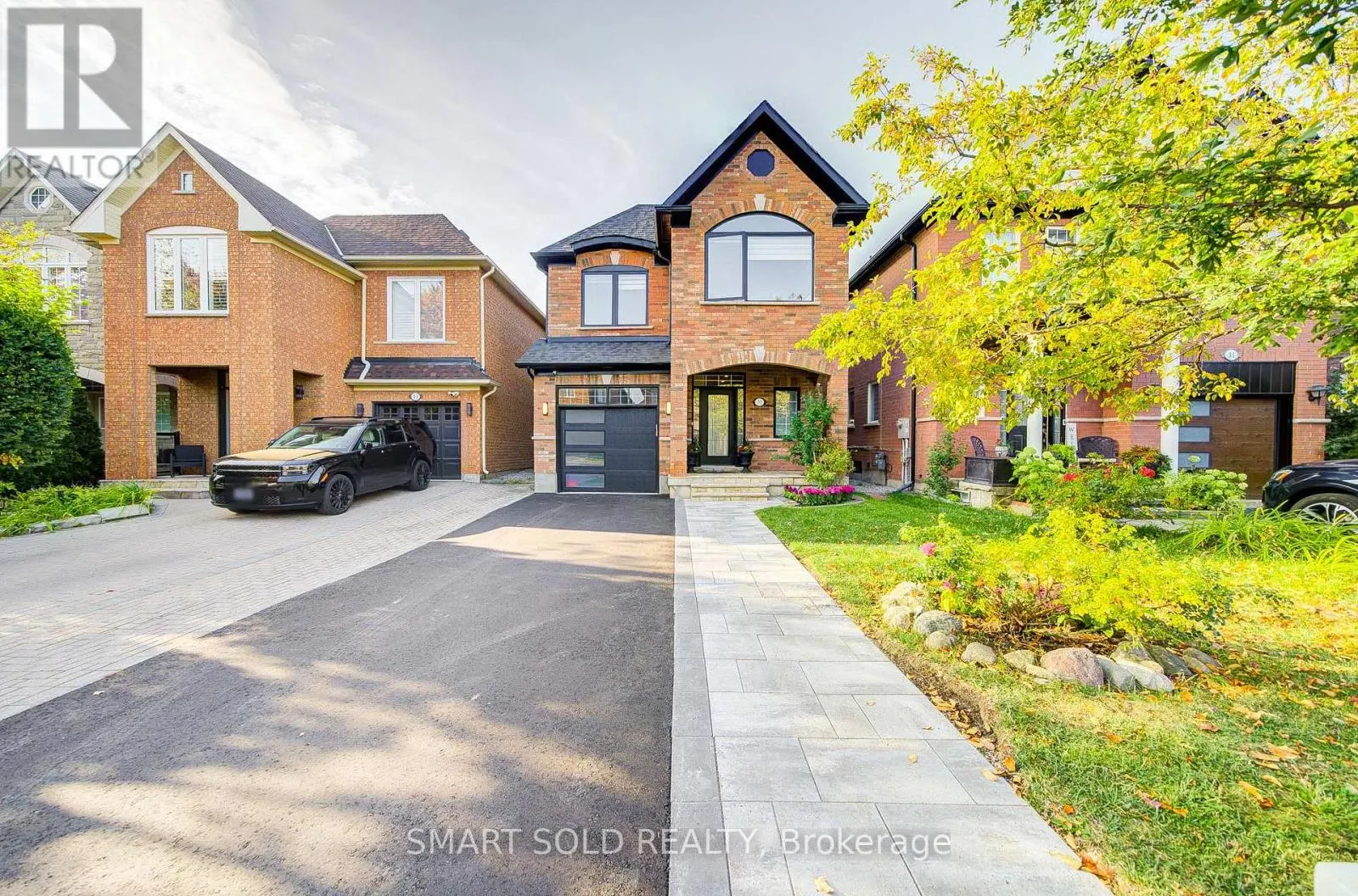 35 BENTOAK CRESCENT