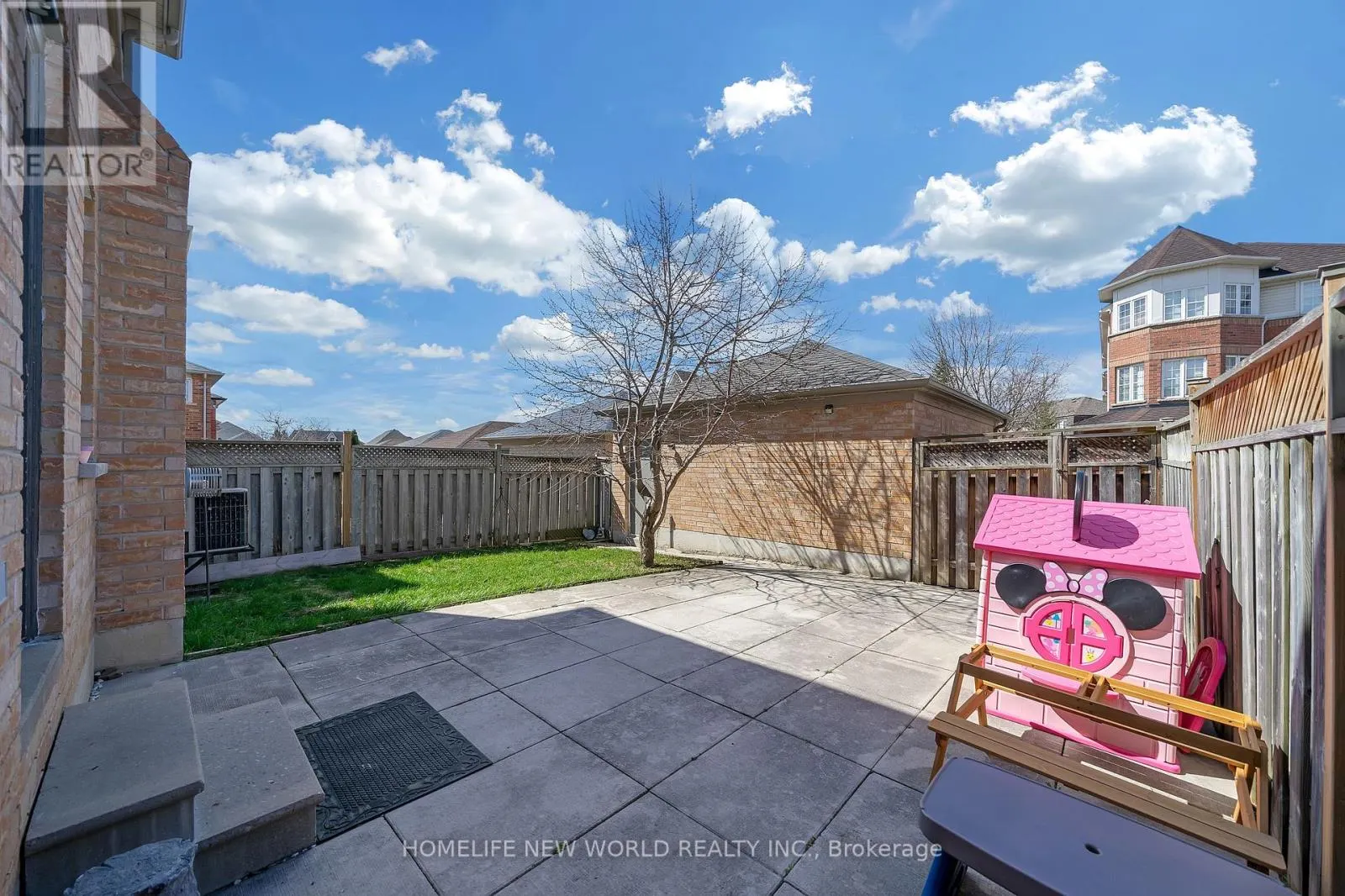 72 RAY STREET