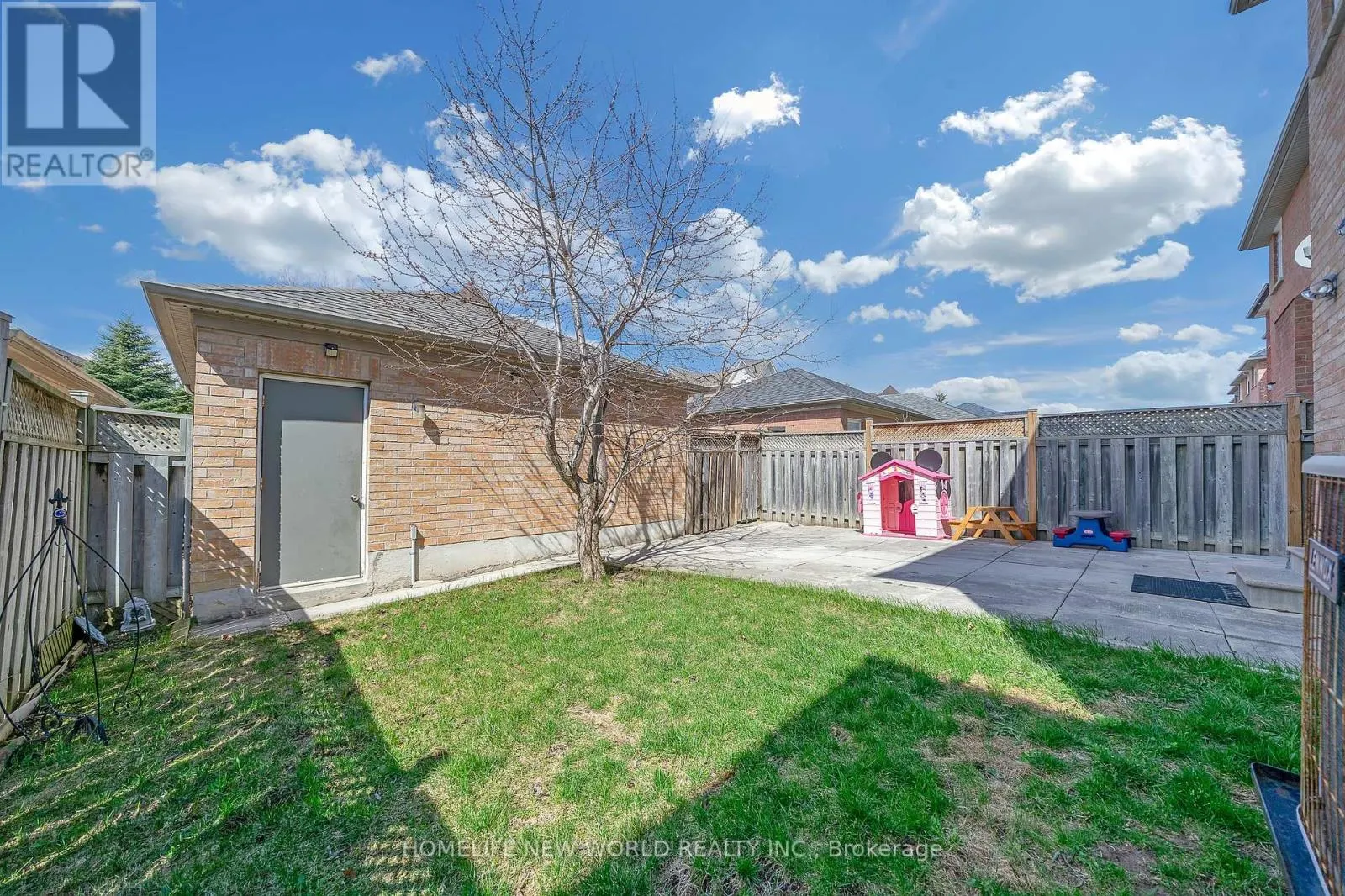 72 RAY STREET