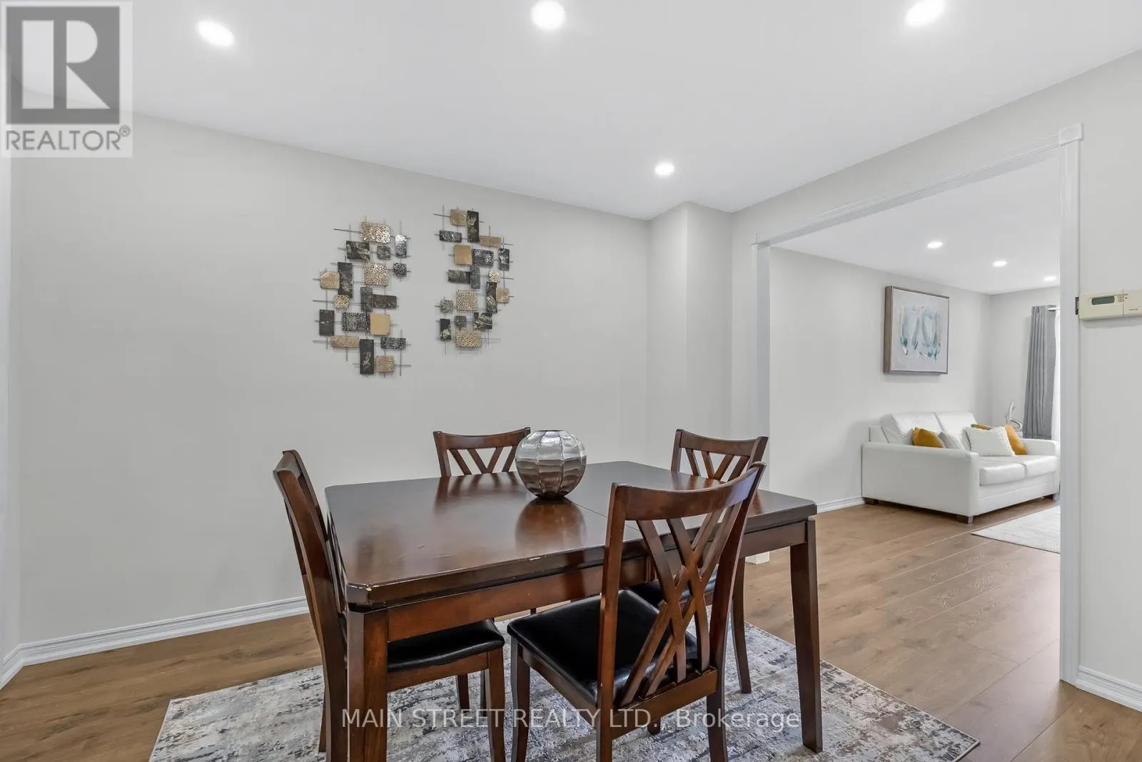 43 RIVERGLEN DRIVE