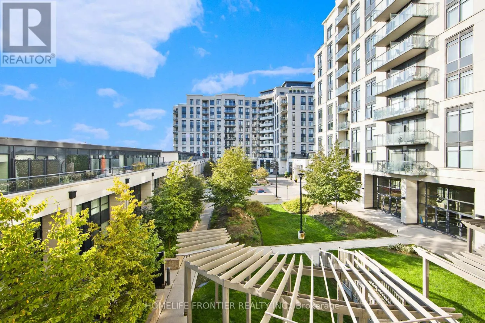 216 - 12 WOODSTREAM BOULEVARD