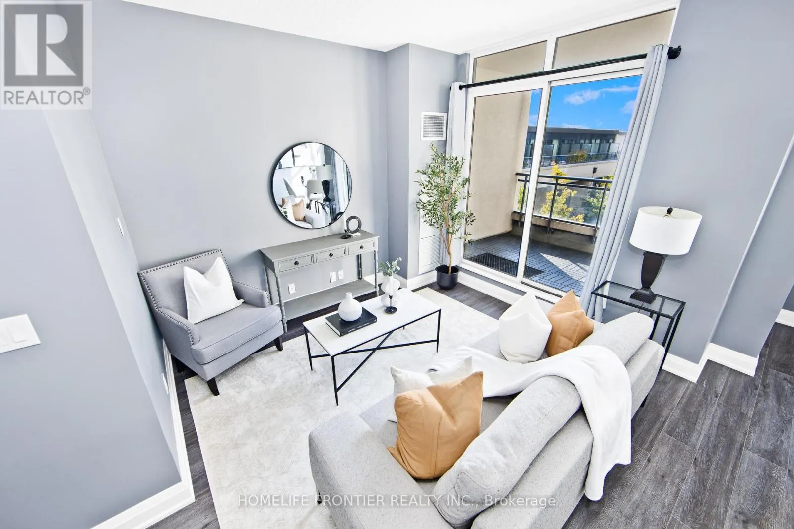 216 - 12 WOODSTREAM BOULEVARD