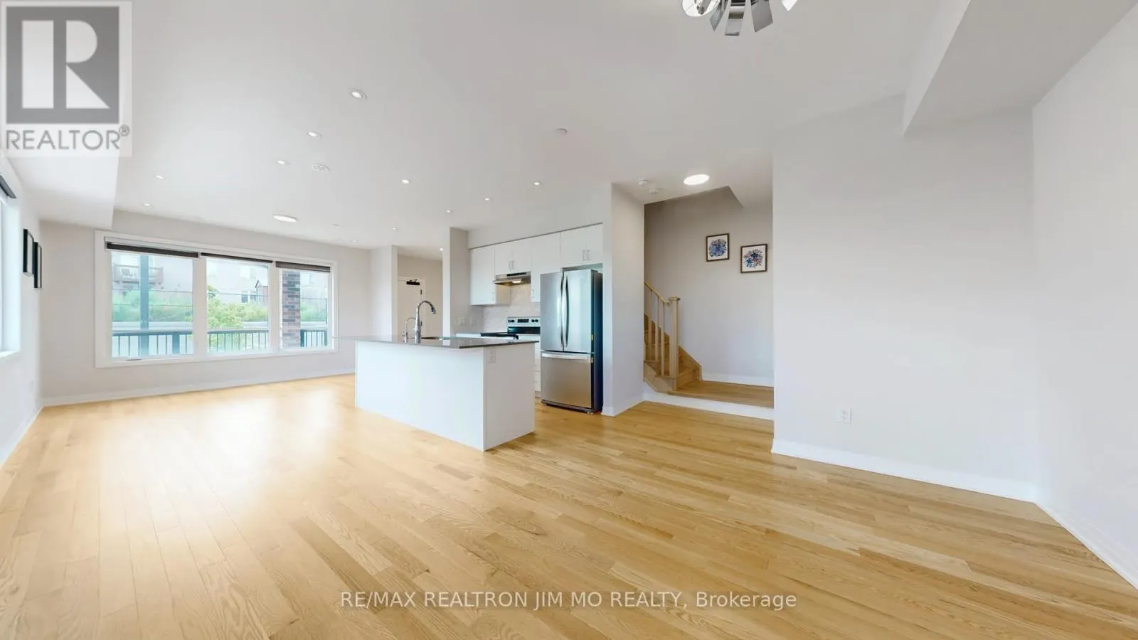 16 - 50 BAYNES WAY