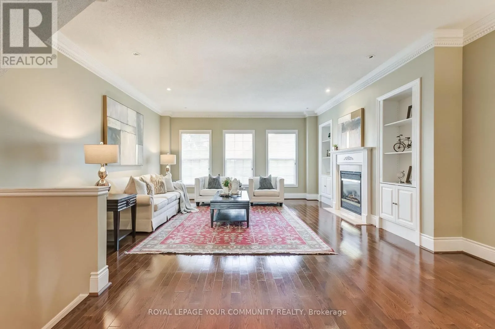 15 - 8038 YONGE STREET