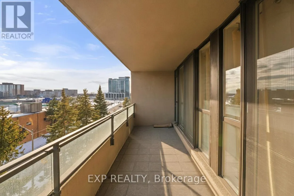 521 - 32 CLARISSA DRIVE