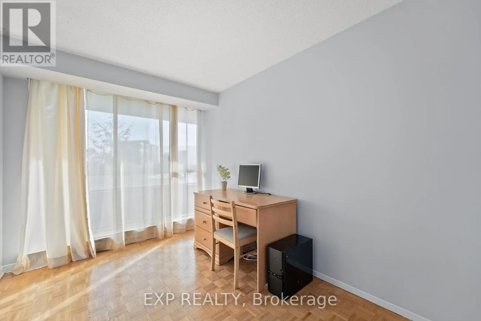 521 - 32 CLARISSA DRIVE