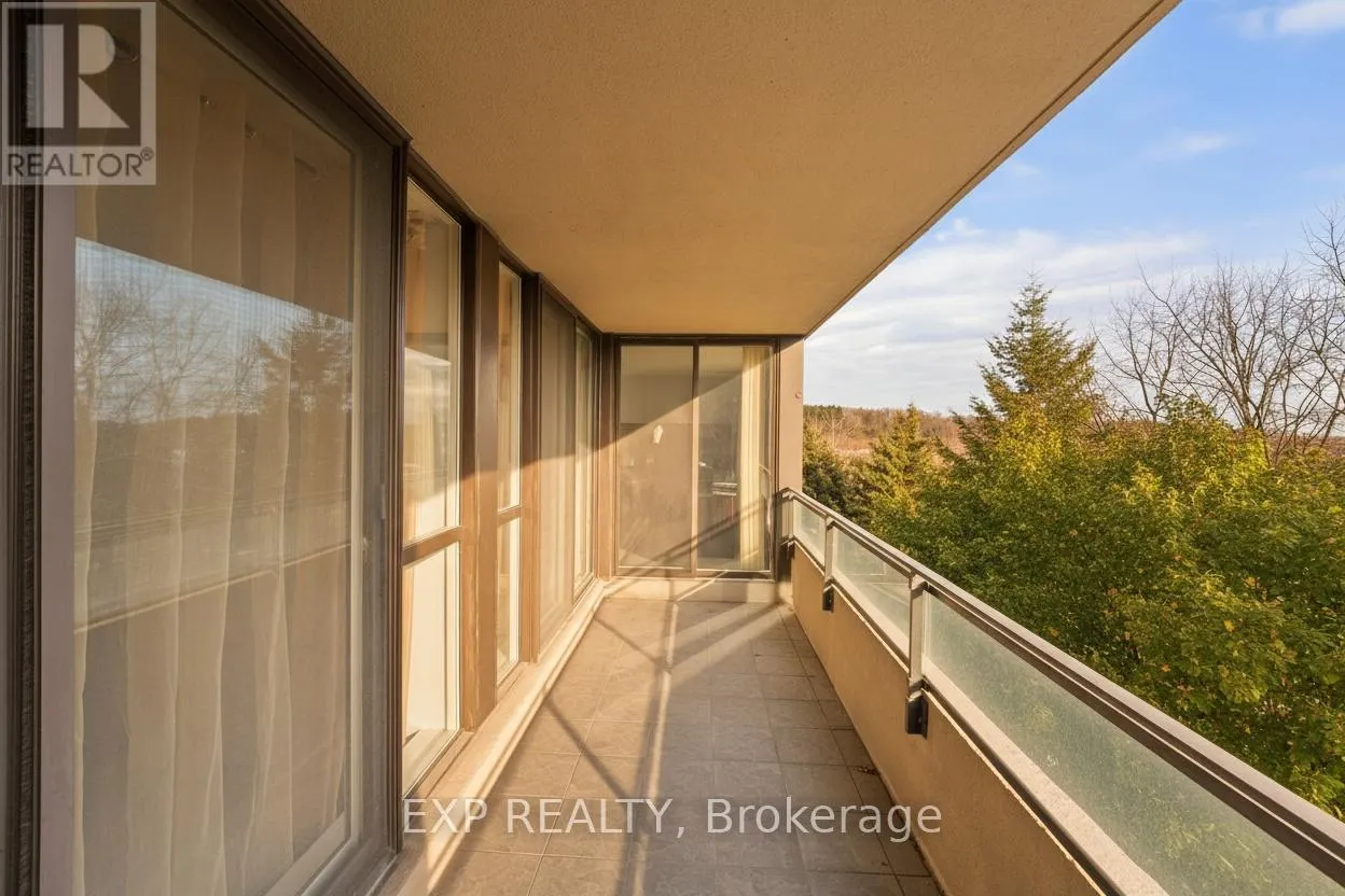521 - 32 CLARISSA DRIVE