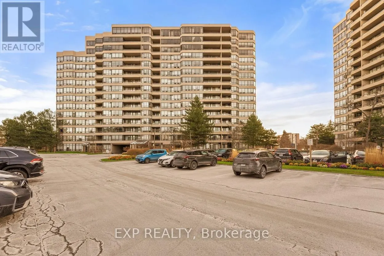 521 - 32 CLARISSA DRIVE