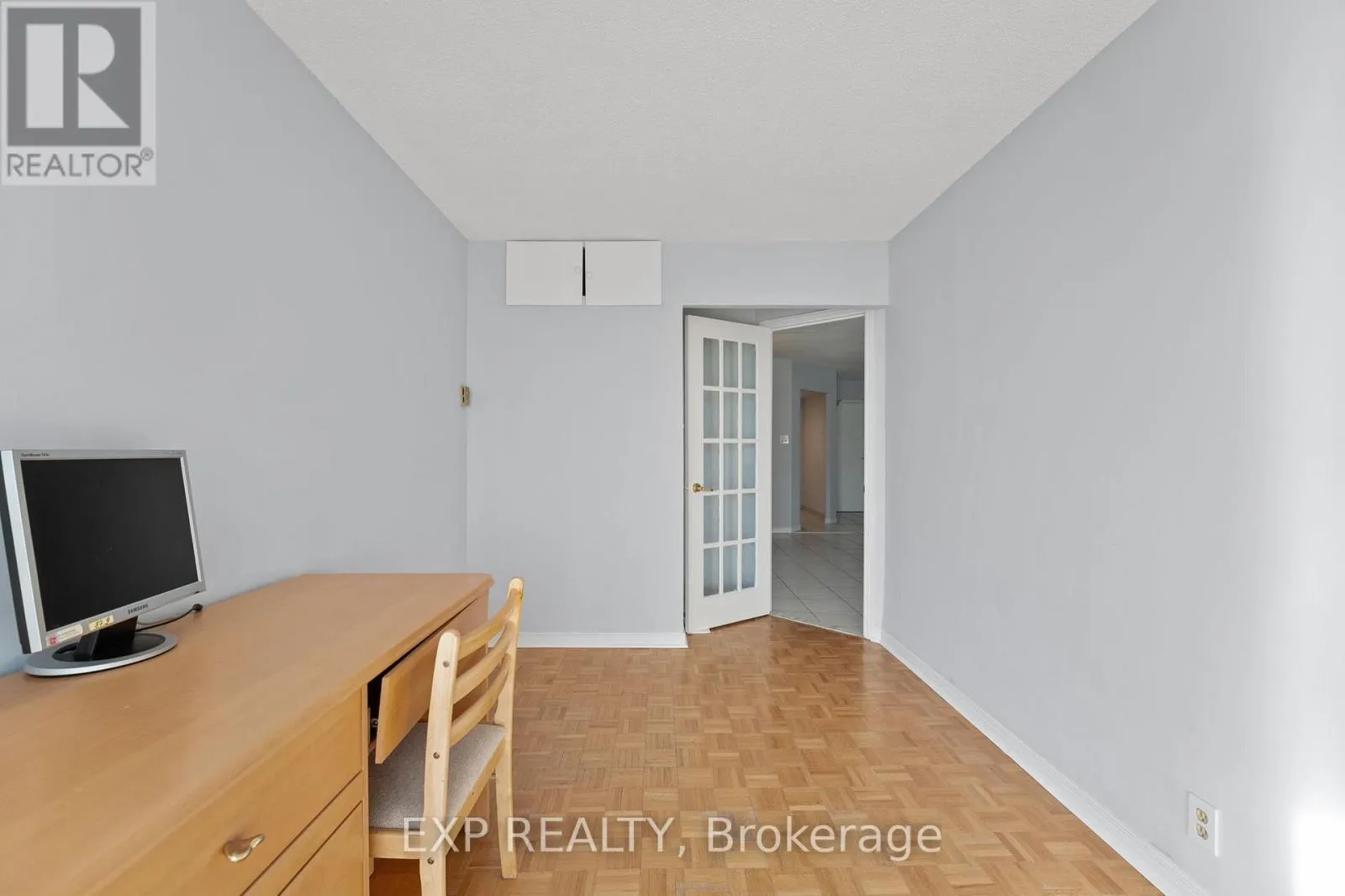 521 - 32 CLARISSA DRIVE