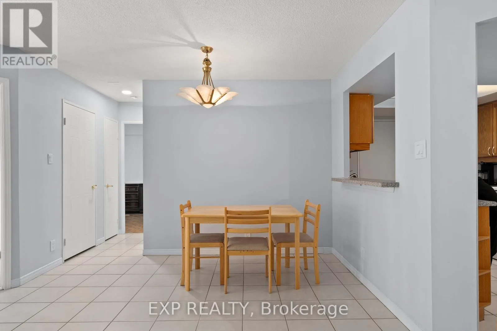 521 - 32 CLARISSA DRIVE