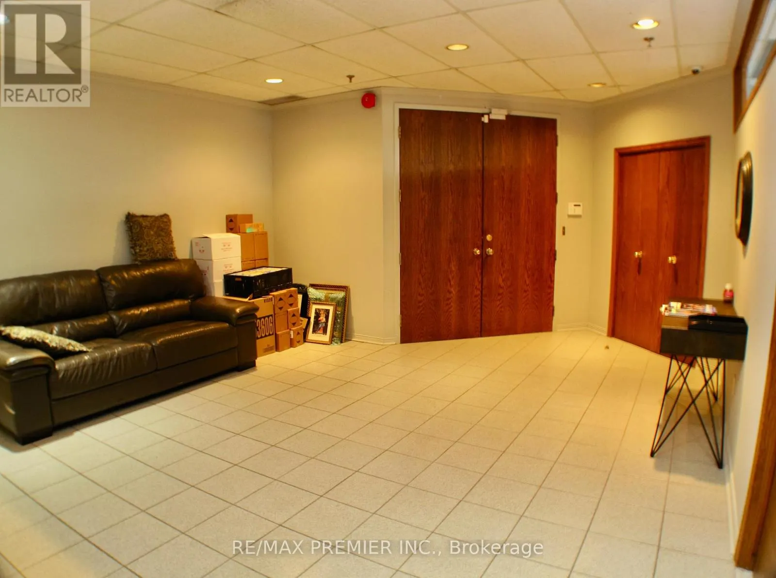DU250 - 140 WOODBRIDGE AVENUE