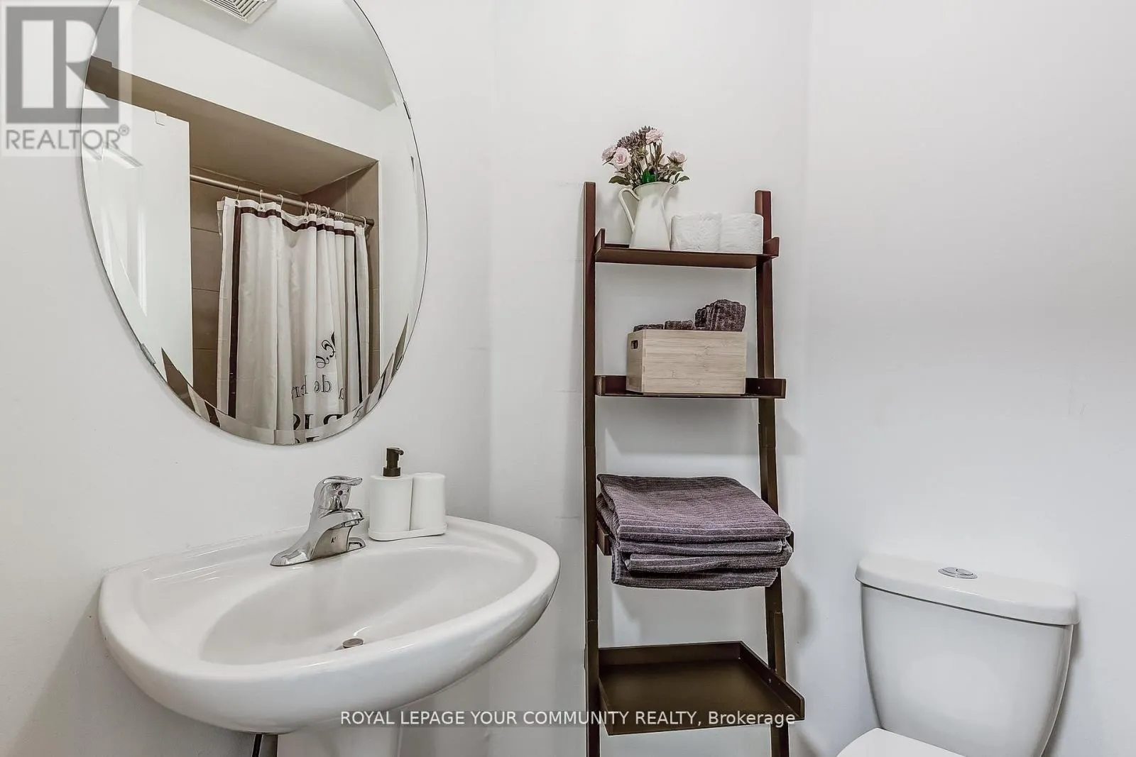 11 - 9205 BATHURST STREET