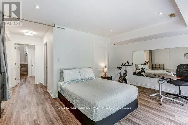 11 - 9205 BATHURST STREET
