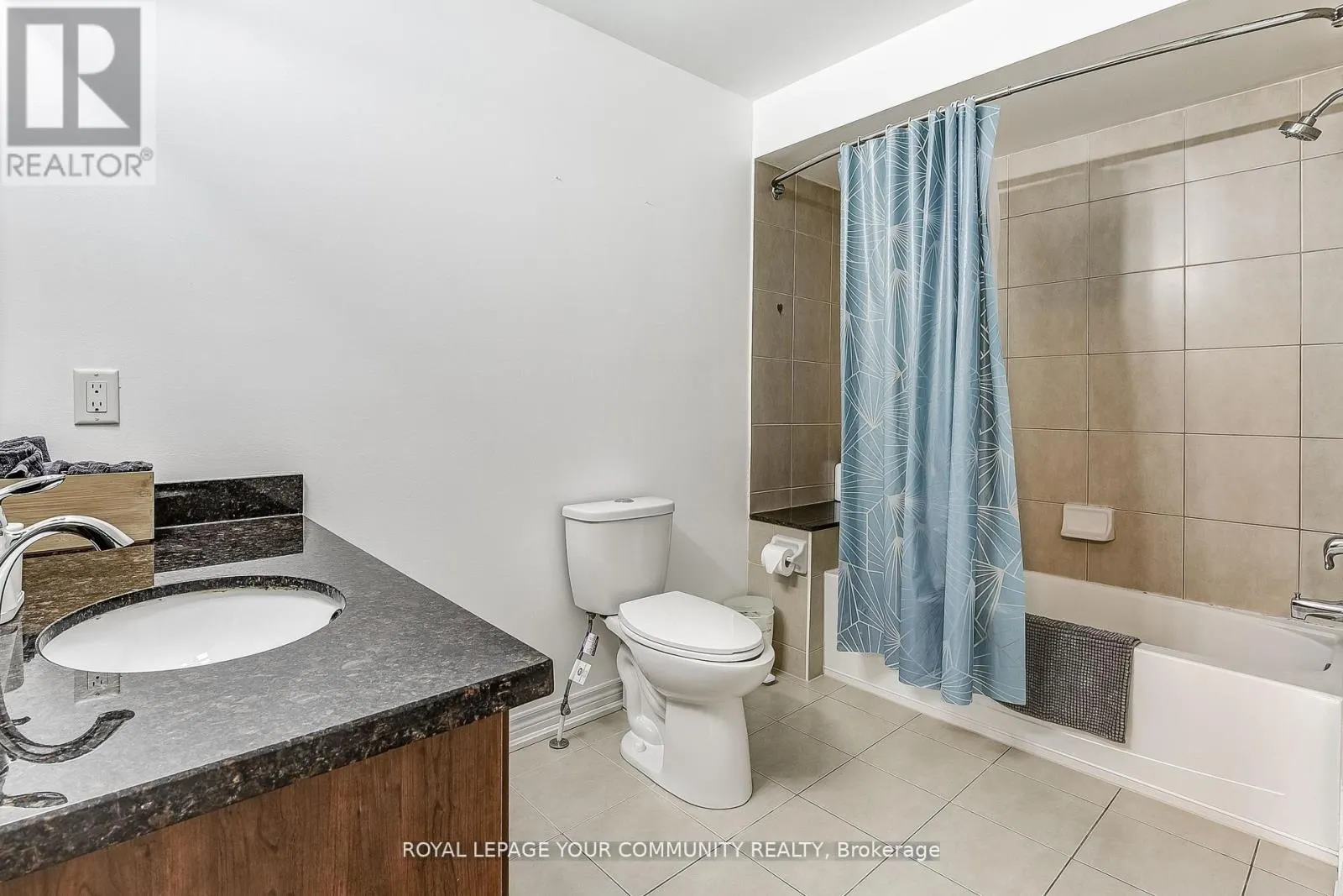 11 - 9205 BATHURST STREET