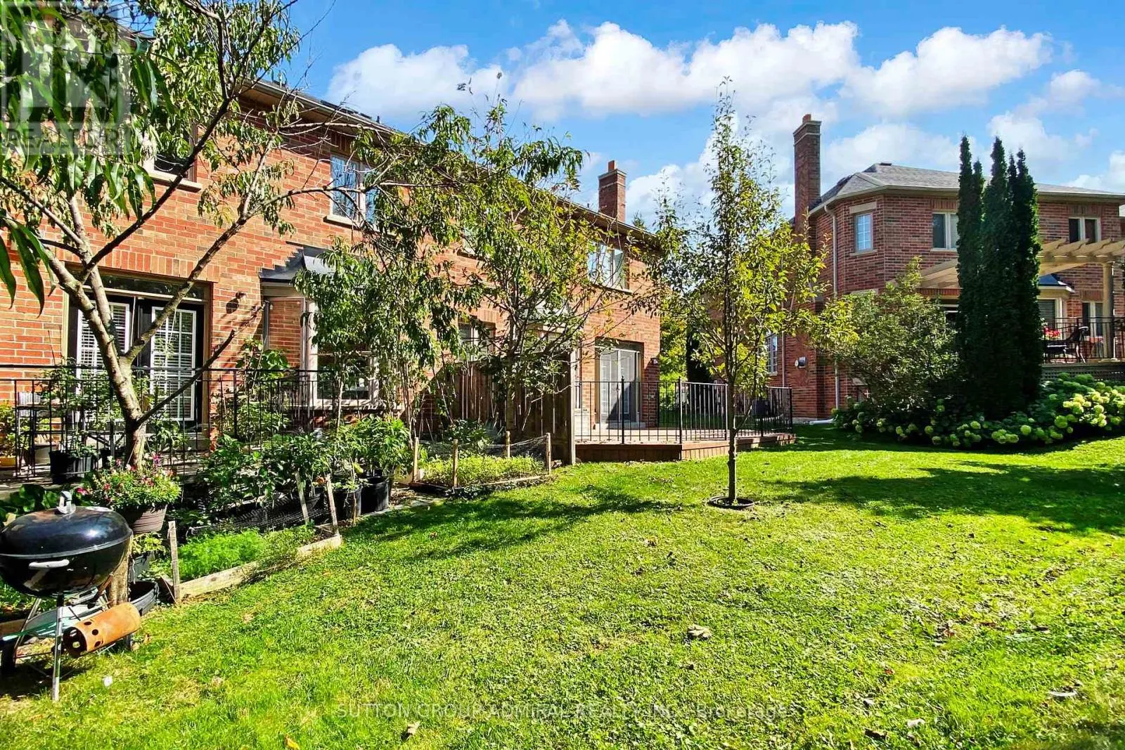 76 WESTBURY COURT