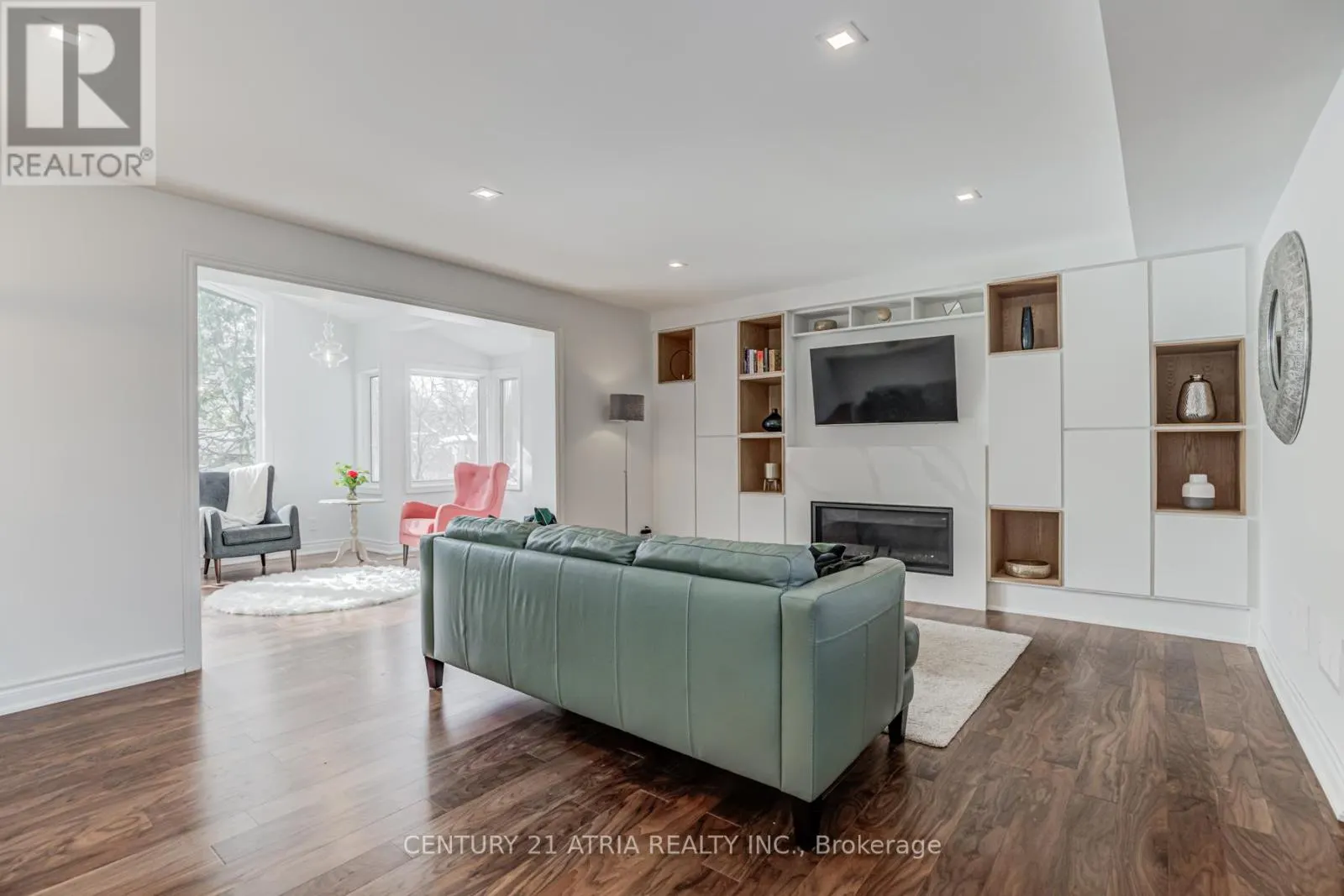 58 LAWNWOOD COURT