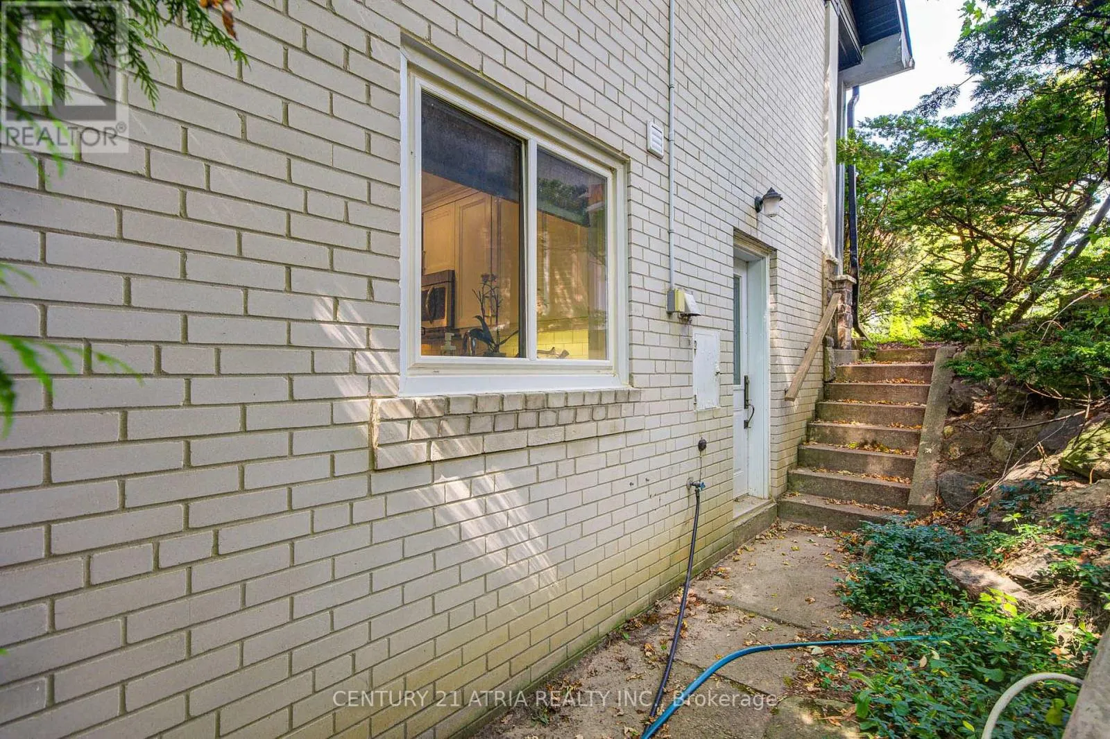 58 LAWNWOOD COURT