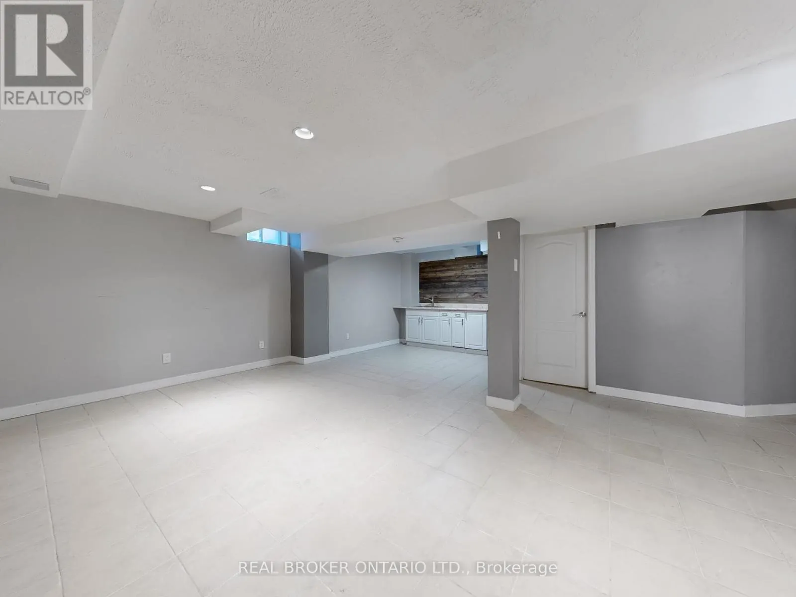 801 COLTER STREET