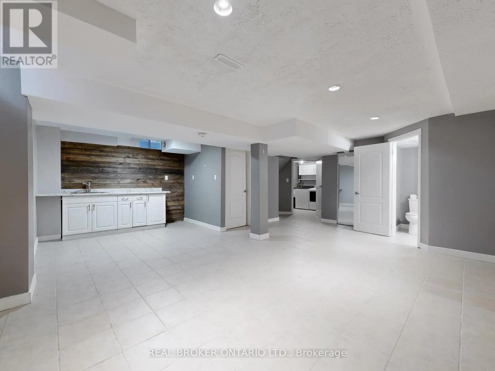 801 COLTER STREET