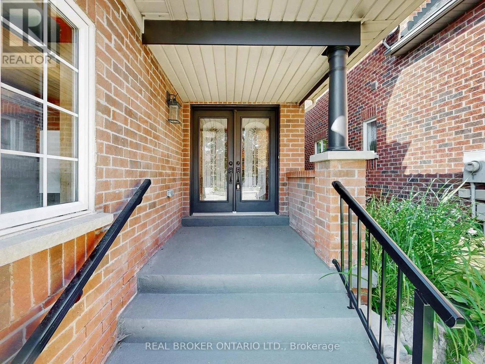 801 COLTER STREET