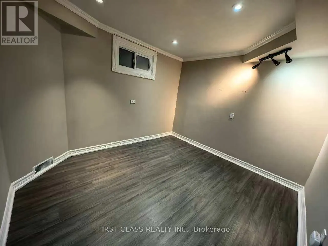 31 RICHWOOD DRIVE