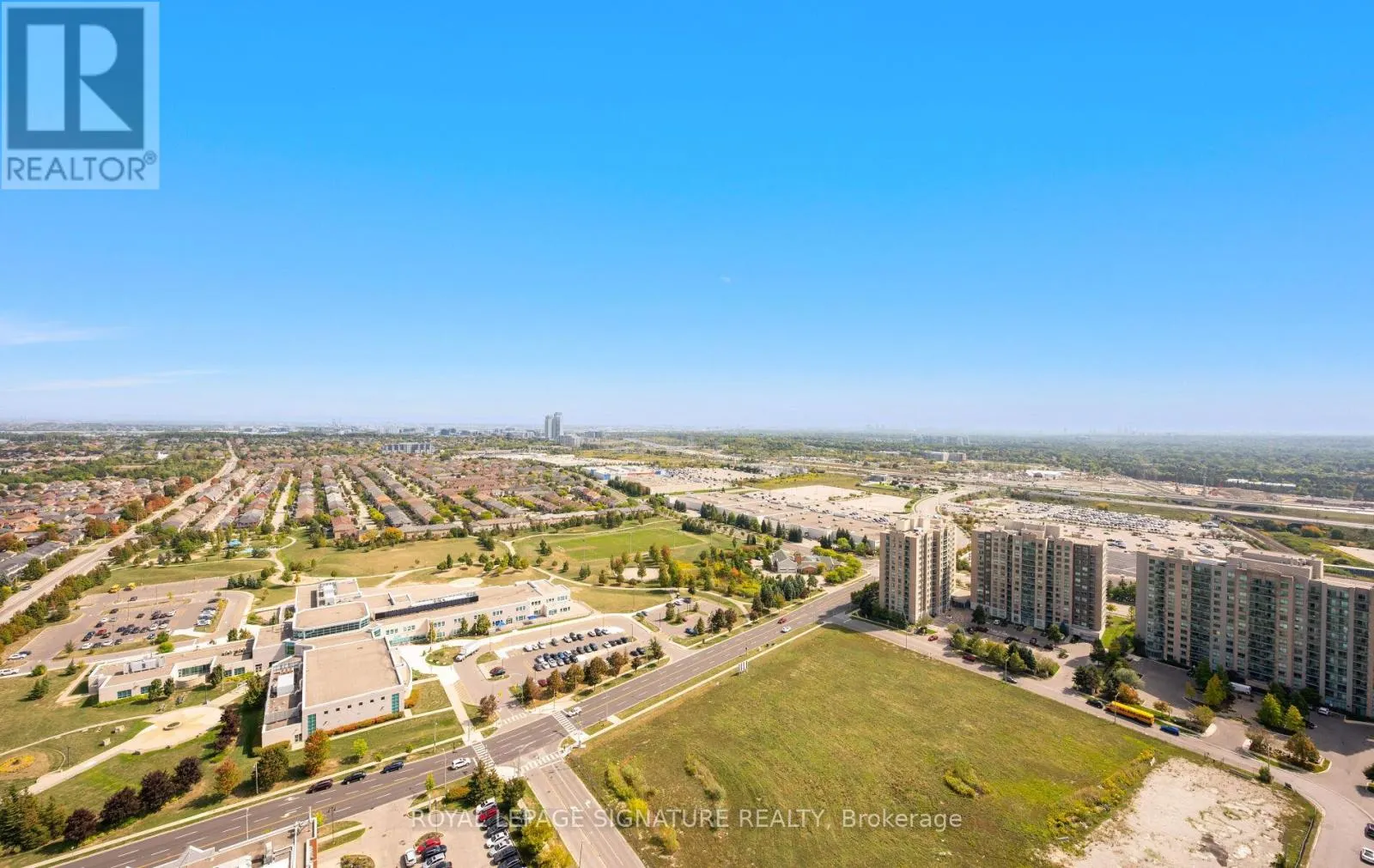 PH07 - 105 ONEIDA CRESCENT