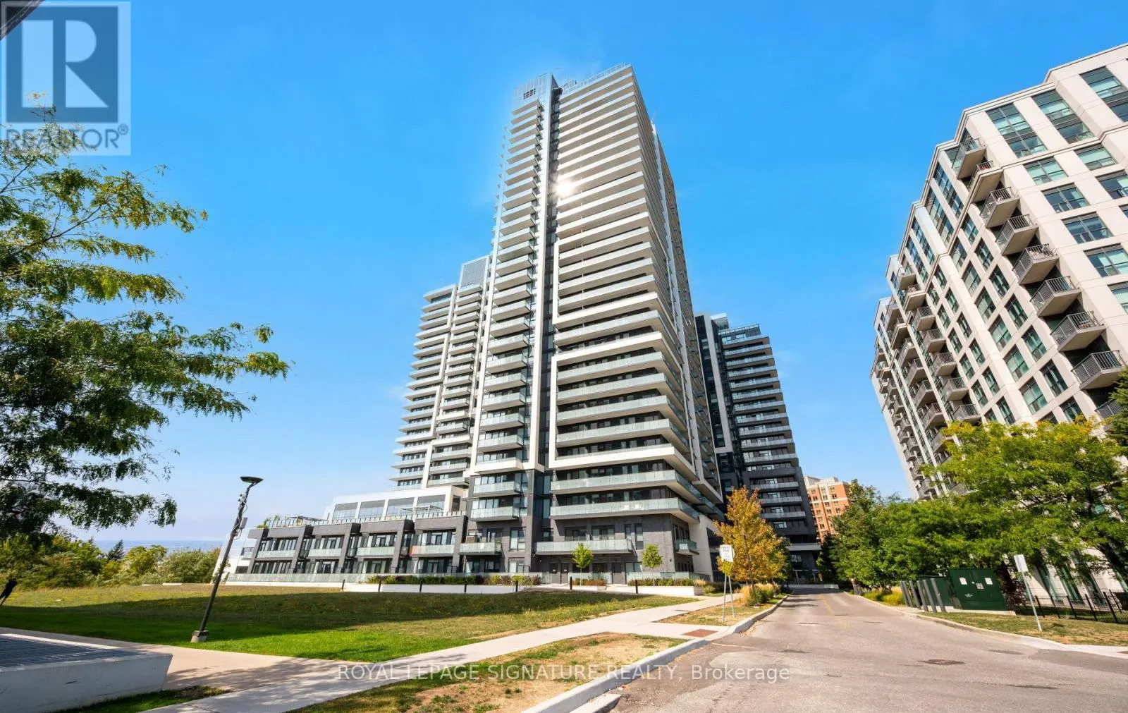 PH07 - 105 ONEIDA CRESCENT