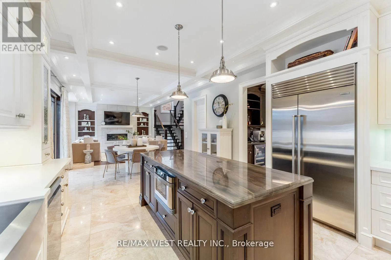 6 WELLER CRESCENT
