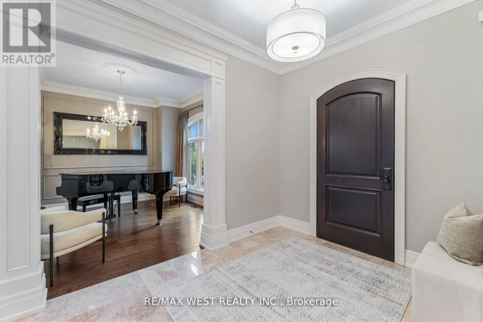 6 WELLER CRESCENT