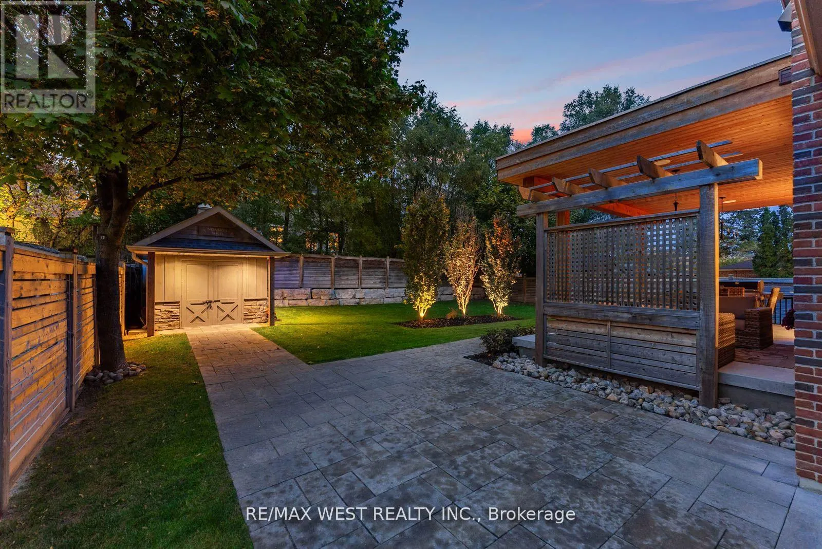 6 WELLER CRESCENT