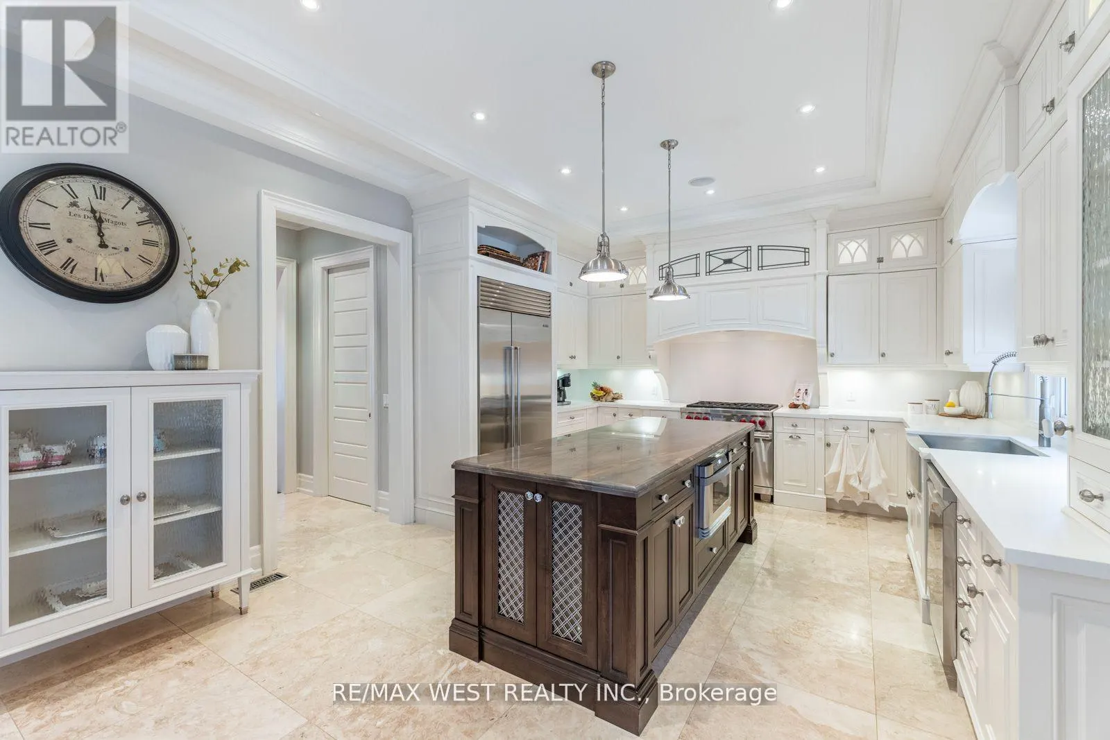 6 WELLER CRESCENT