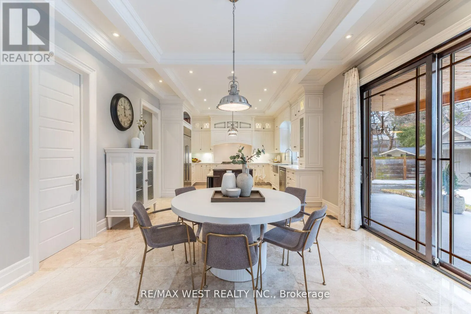 6 WELLER CRESCENT