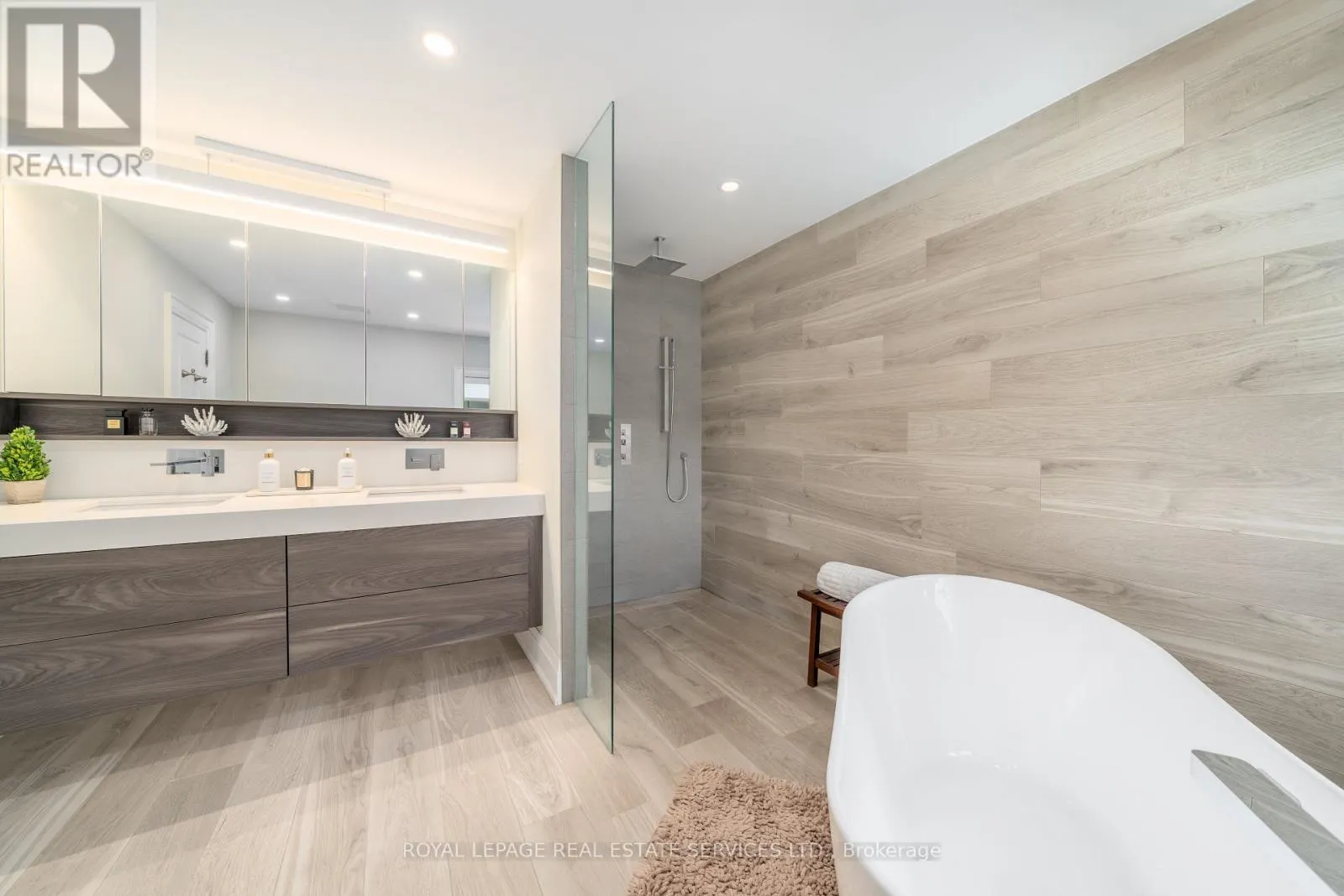 16 SHERMAN OAKS COURT