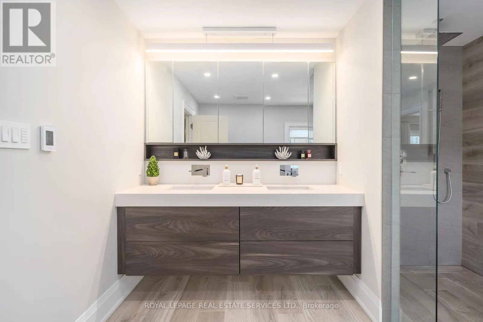 16 SHERMAN OAKS COURT