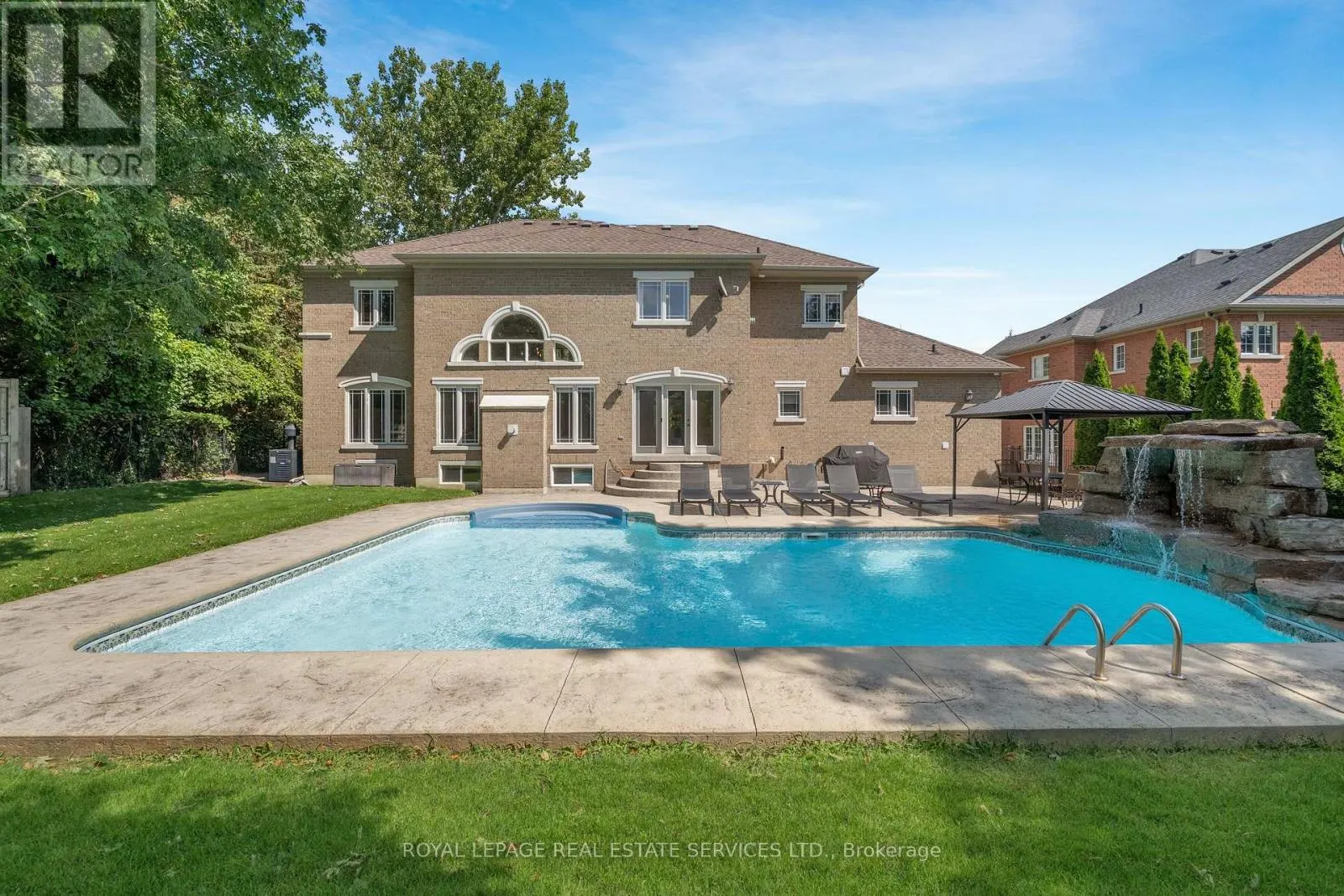 16 SHERMAN OAKS COURT