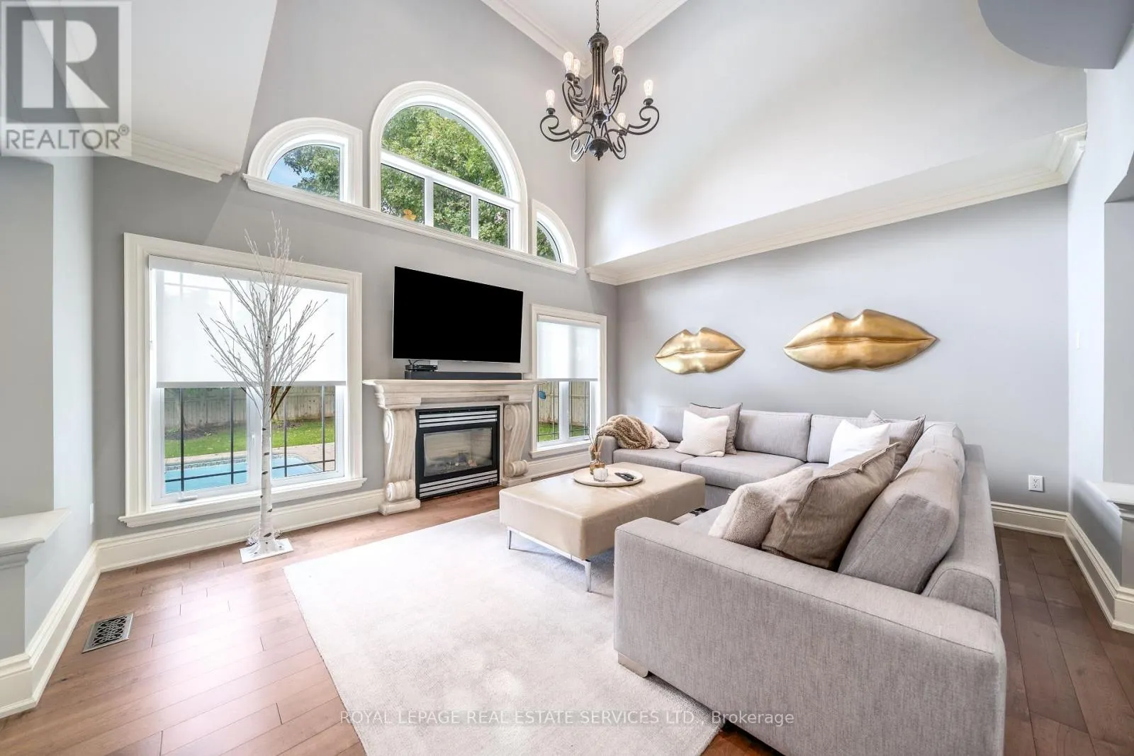 16 SHERMAN OAKS COURT