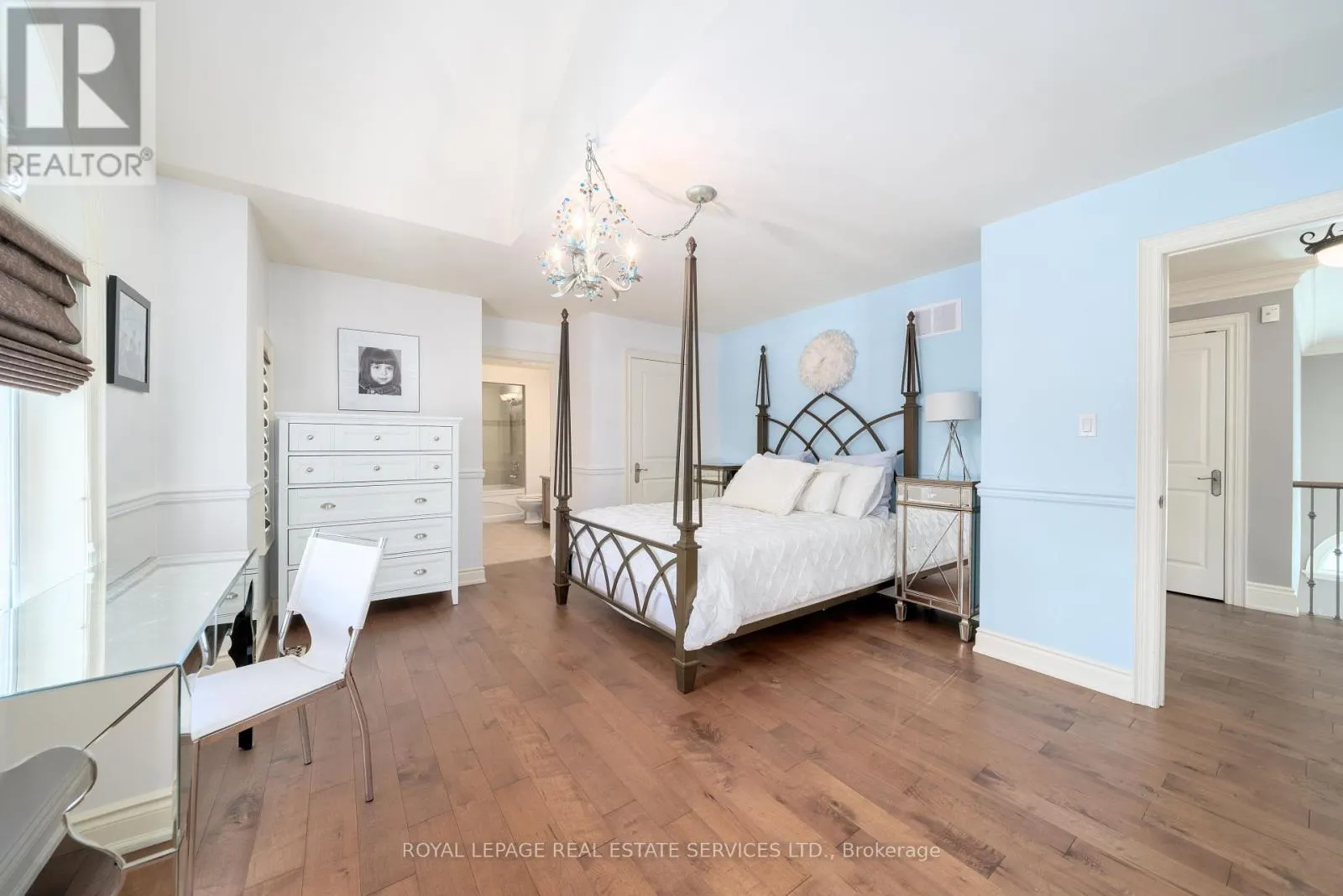 16 SHERMAN OAKS COURT